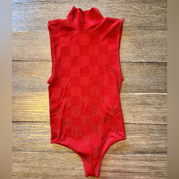 Women’s Turtleneck Sleeveless Bodysuit - Forever 21 - Maroon Knit Checkered S/M - Picture 1 of 5